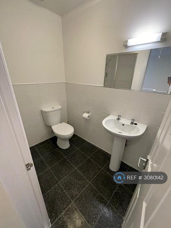 Apartment in Exeter, St Thomas - View 3