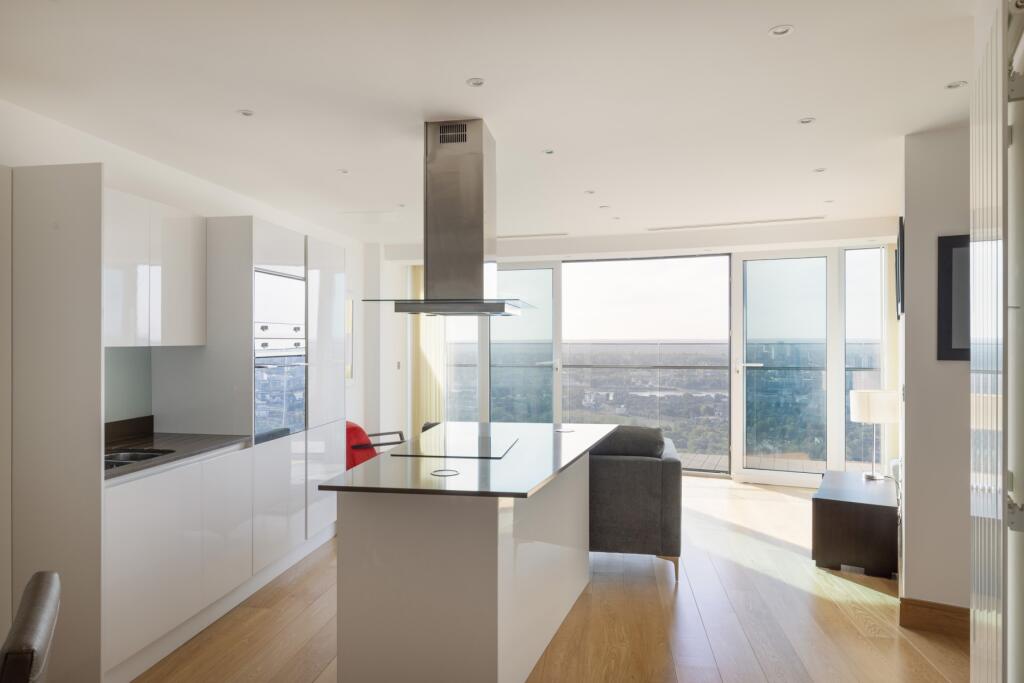 Main image of property: Arena Tower, Crossharbour Plaza, E14
