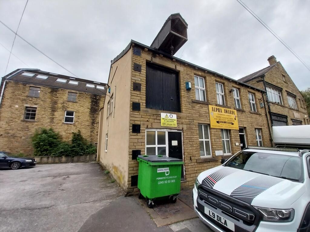 Main image of property: 35 Adelaide Street, Bradford, West Yorkshire, BD5 0EA