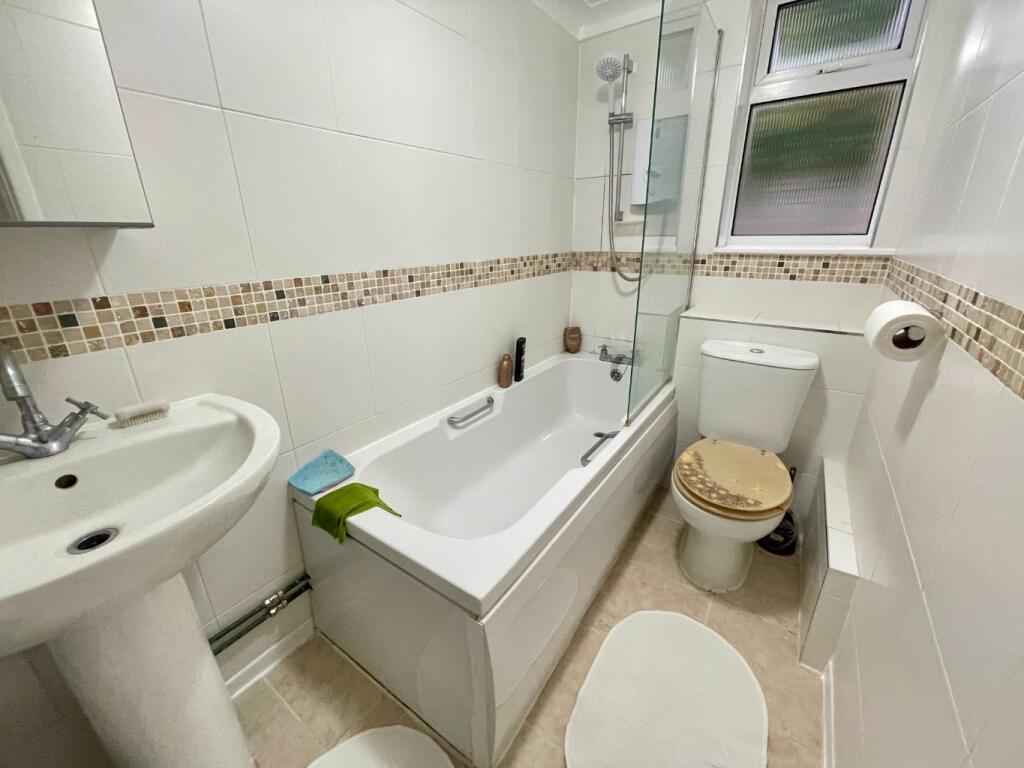 Apartment in Luton - More