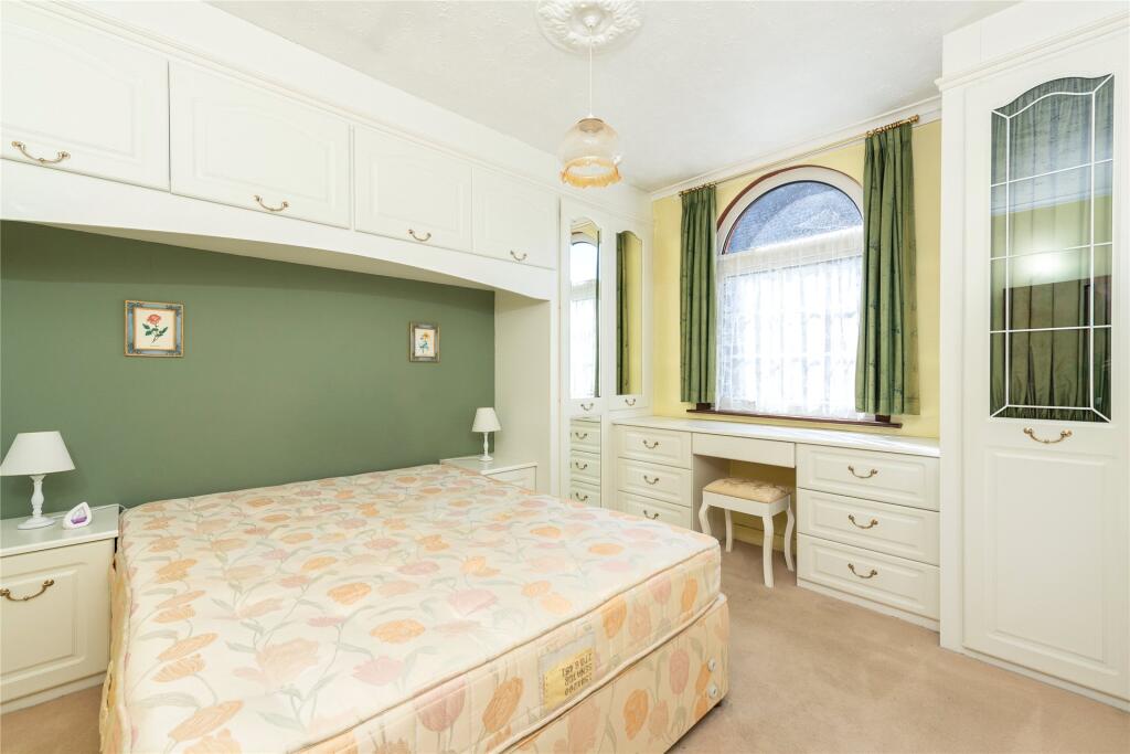 House in Newport Pagnell, Tickford End - More