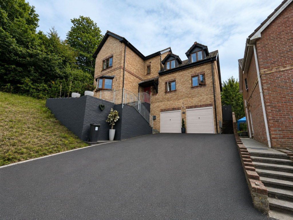 Main image of property: Cae Canol, Baglan, SA12