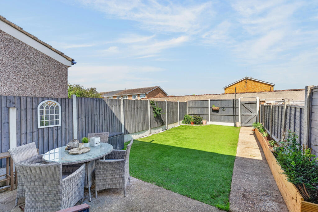 House in Southend-on-Sea - View 4