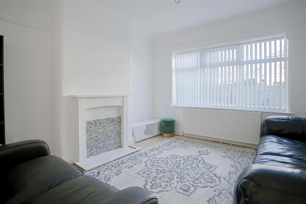 House in Salford, Irlams o' th' Height - View 4