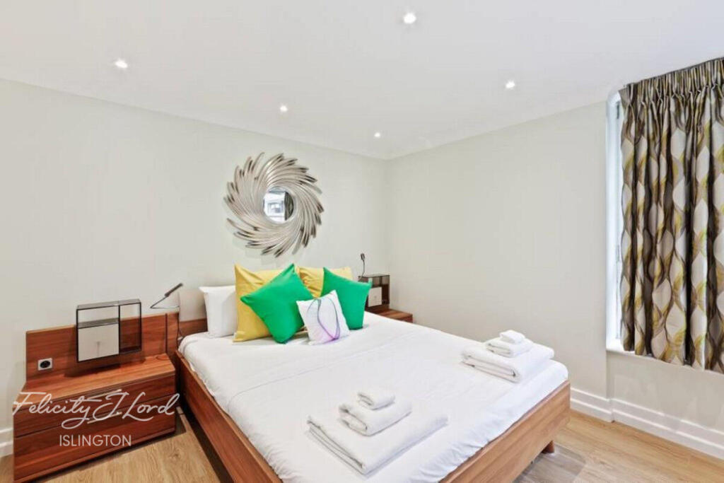 Apartment in London - View 5