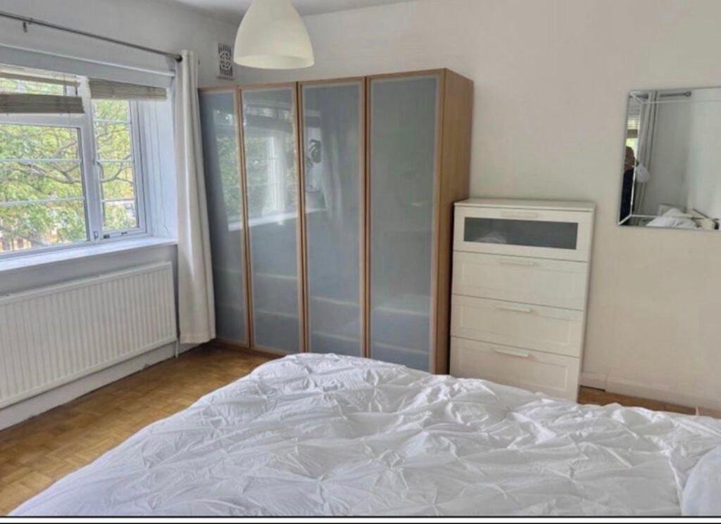 Apartment in London - More