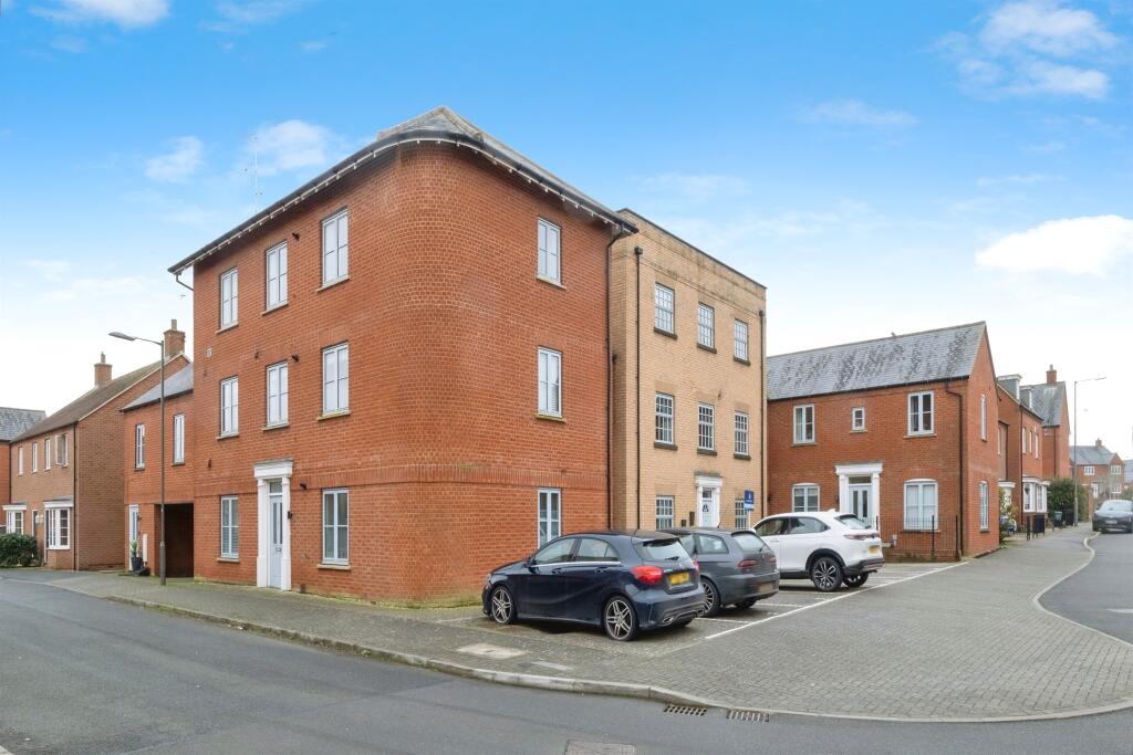 Main image of property: Needlepin Way, Buckingham