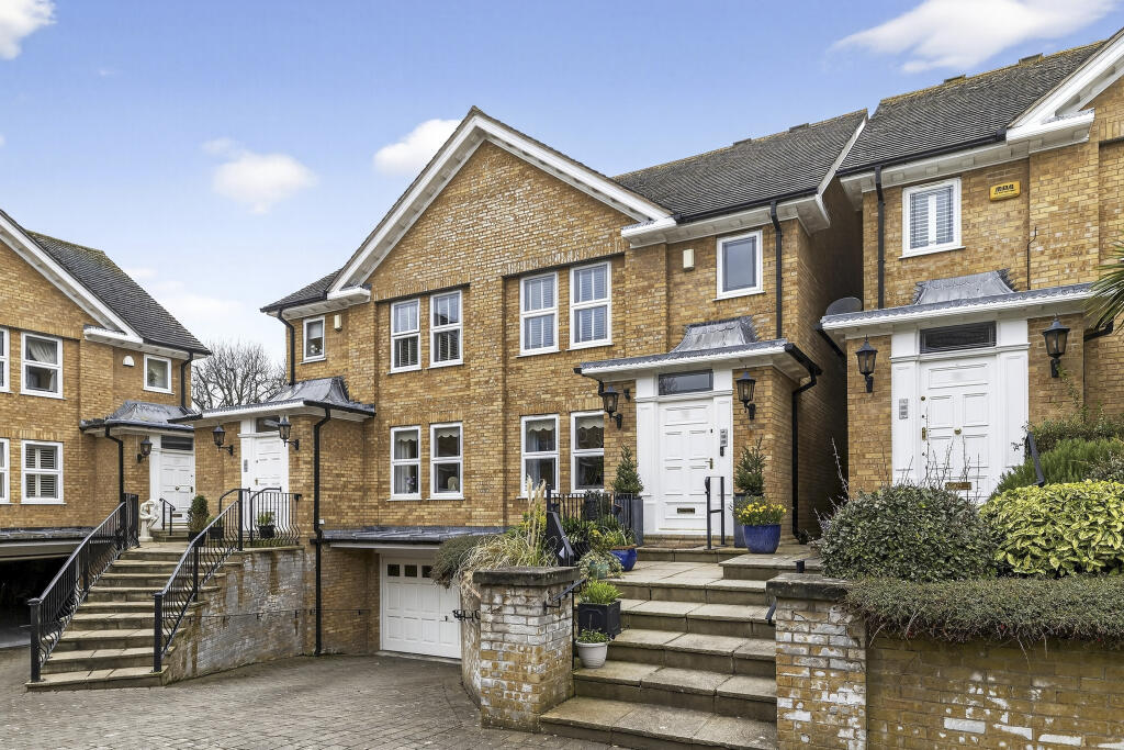 Main image of property: Beach Road, Birkdale, PR8