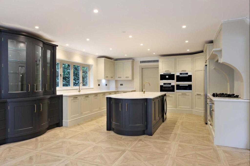 House in Hemel Hempstead - More