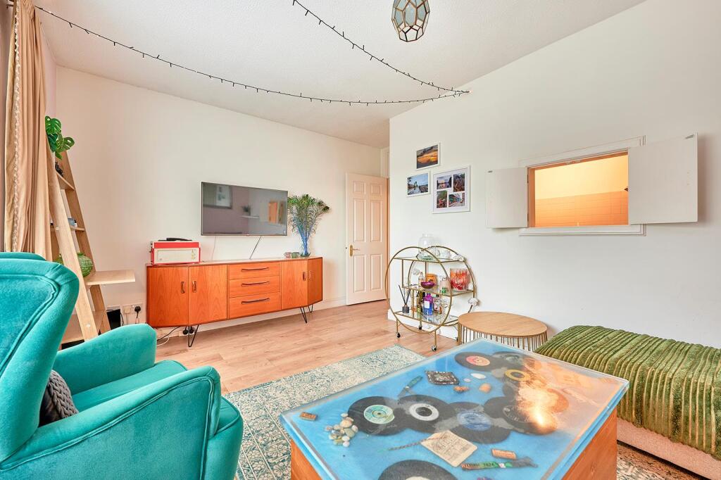 Apartment in East Hertfordshire, Hockerill, Bishop's Stortford - View 2