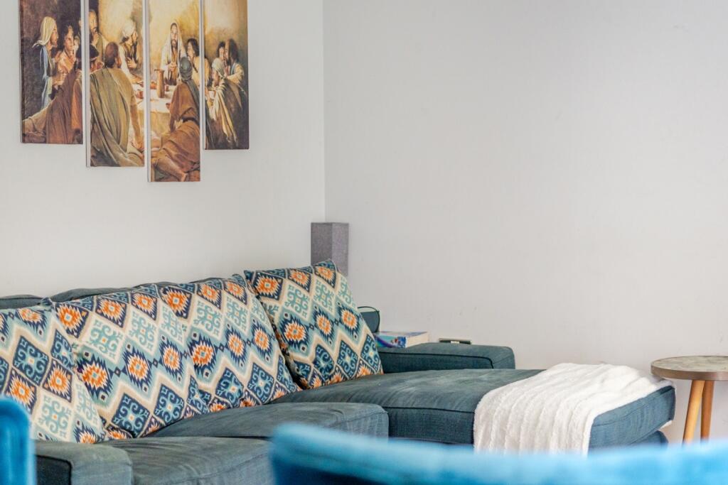 Apartment in Slough - View 5
