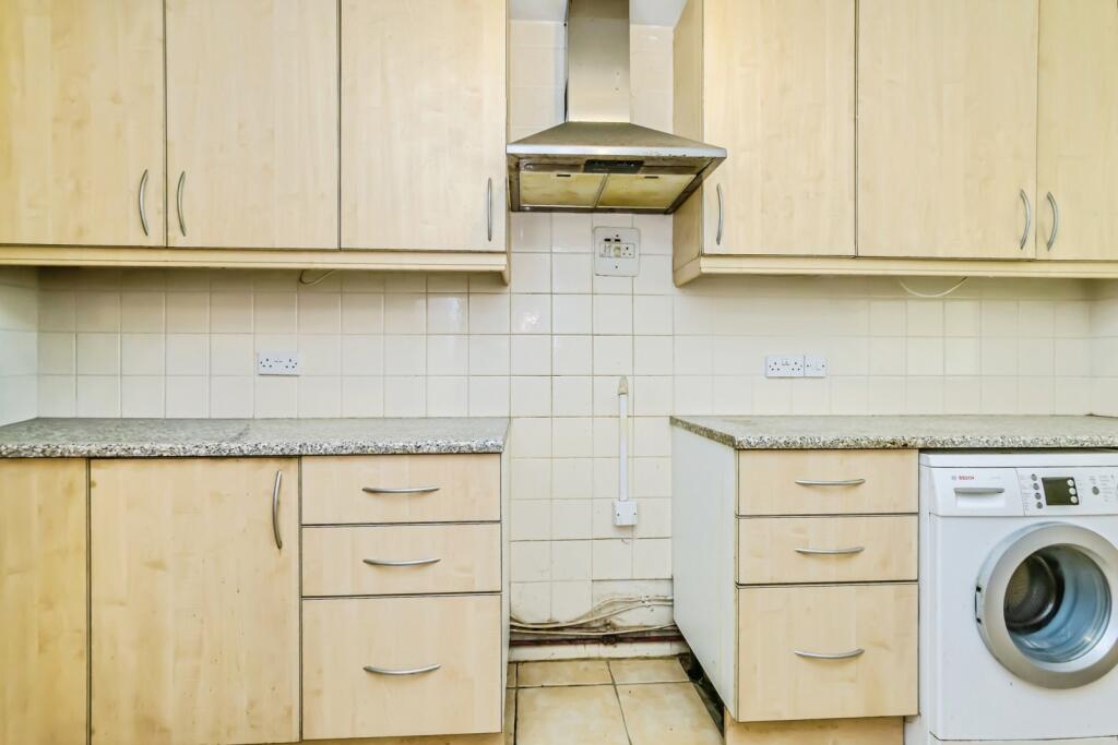 Apartment in Tandridge, Caterham-on-the-Hill - View 5