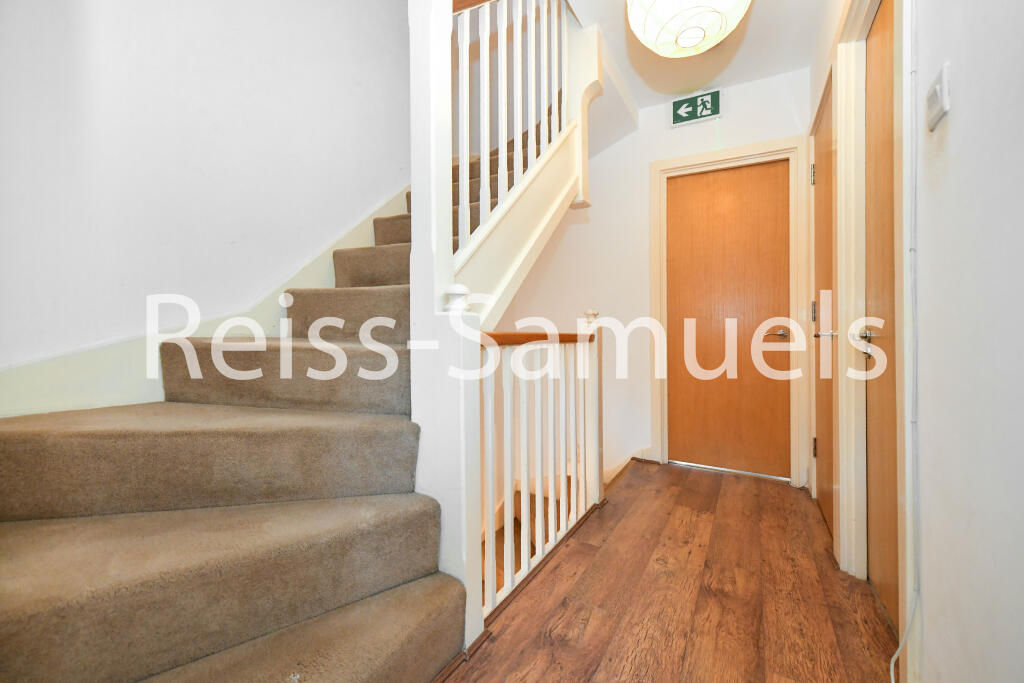 5 bedroom terraced house for rent