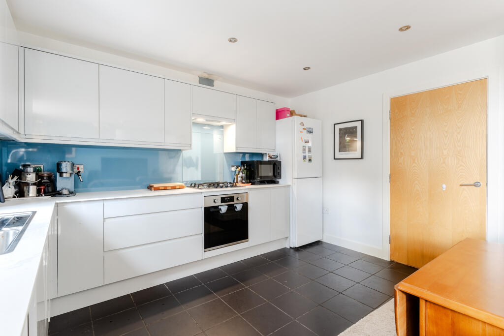 Apartment in Bristol, Horfield - View 4