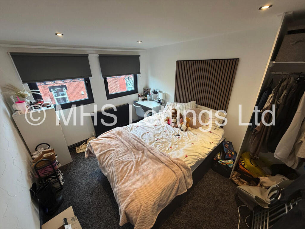 6 bedroom terraced house for rent