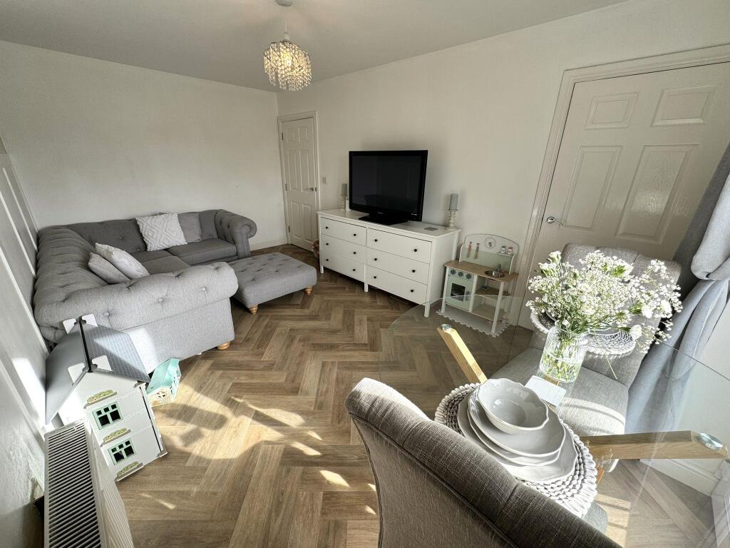 Flat , Kingfisher Court, Willenhall - View 5
