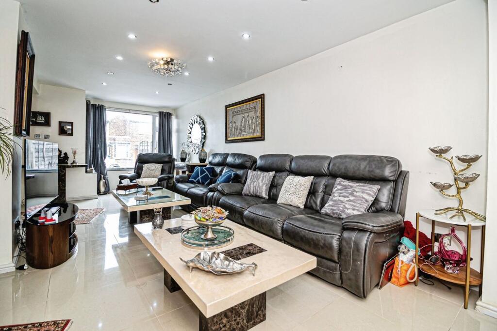 House in Manchester - More