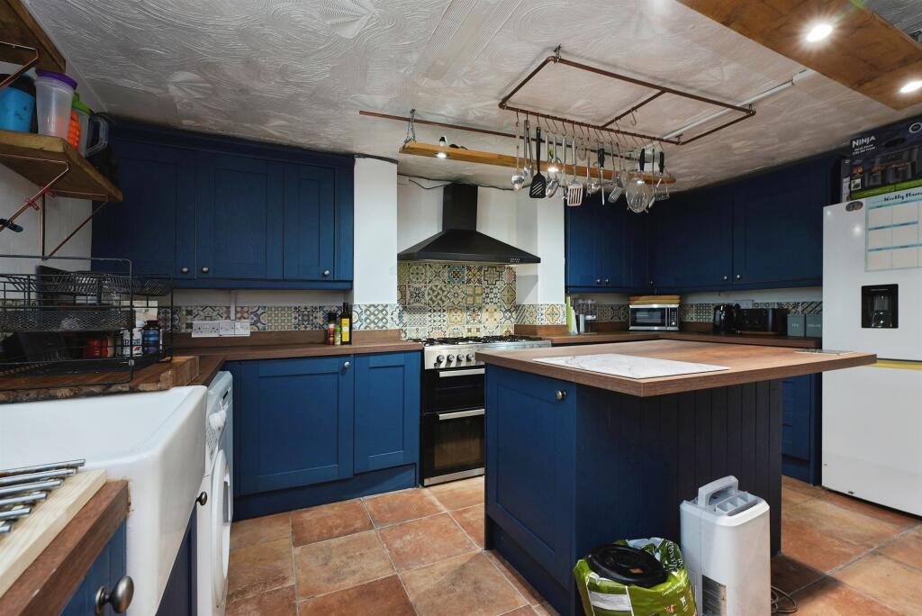 House in Kirklees, West Yorkshire - View 4