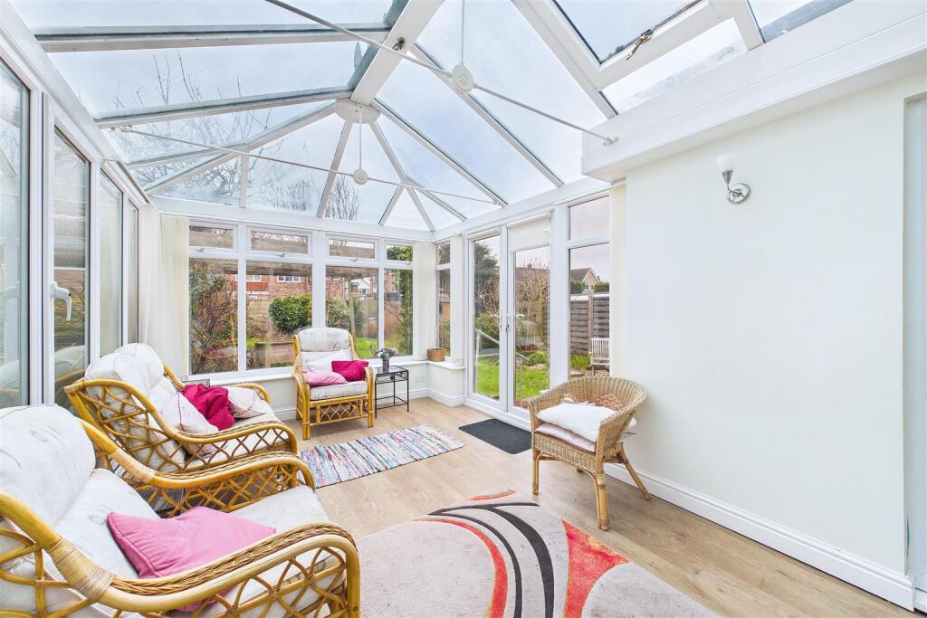 1930's home located in the west end of Clevedon photo 3