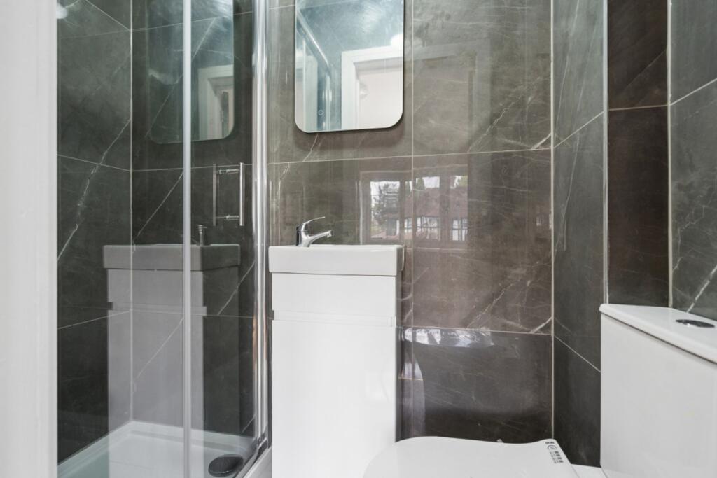 House in Watford - View 4