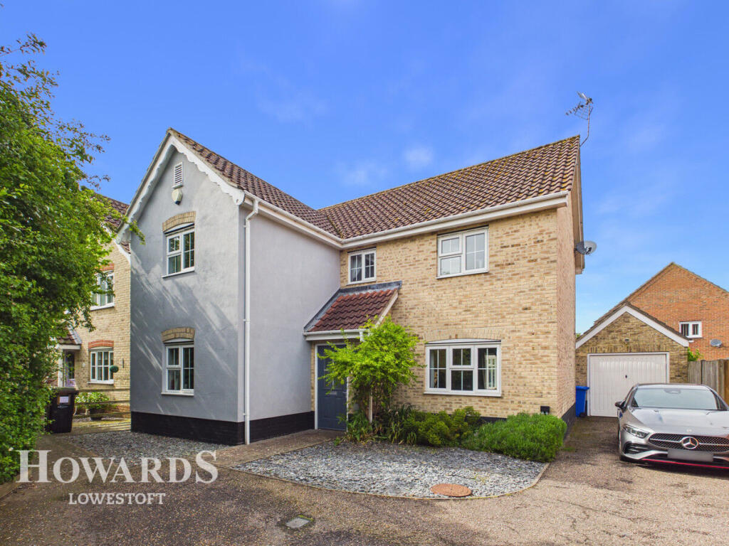 4-bed detached on High Street, Kessingland, £375,000