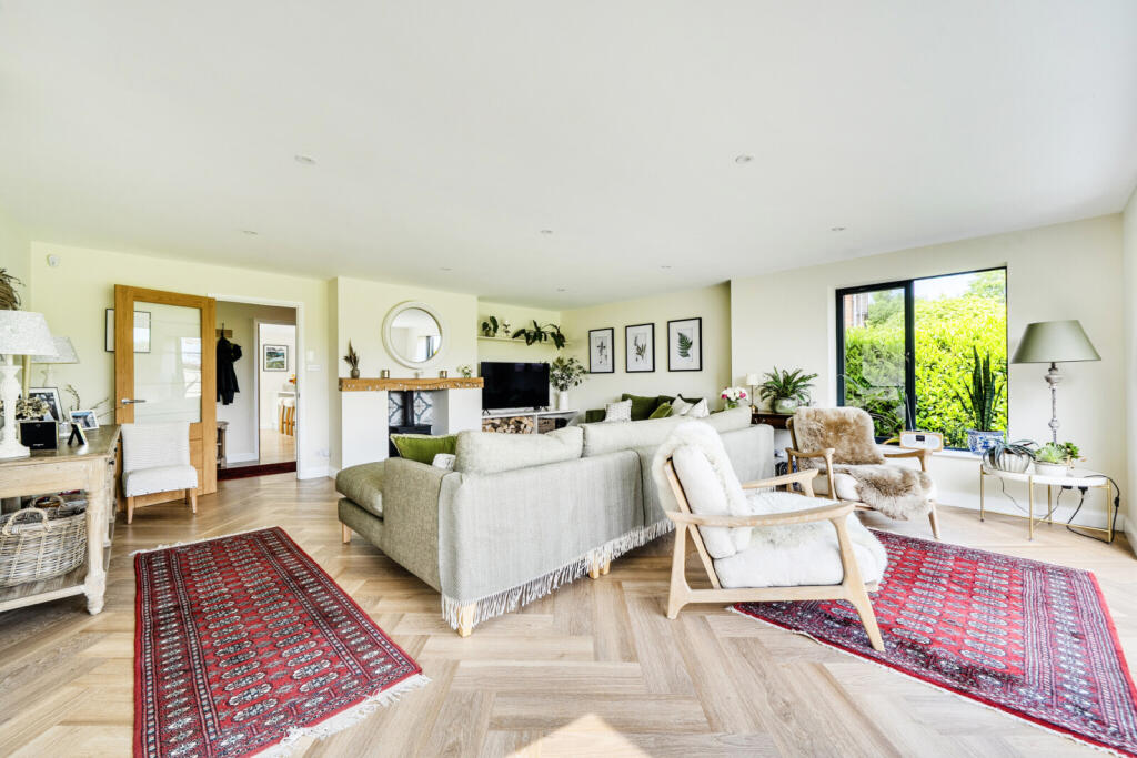 House in South Oxfordshire, Goring Heath - More