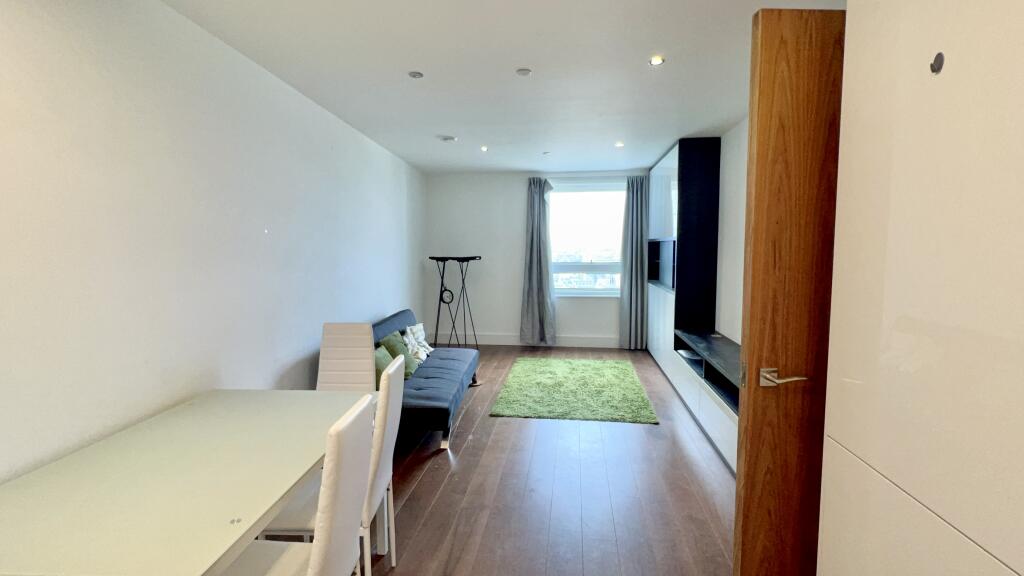 Main image of property: Duckman Tower, Lincoln Plaza, Tower Hamlets, London