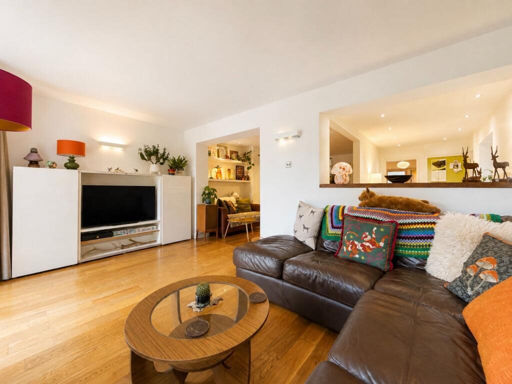 House in Bromsgrove, Wythall - More