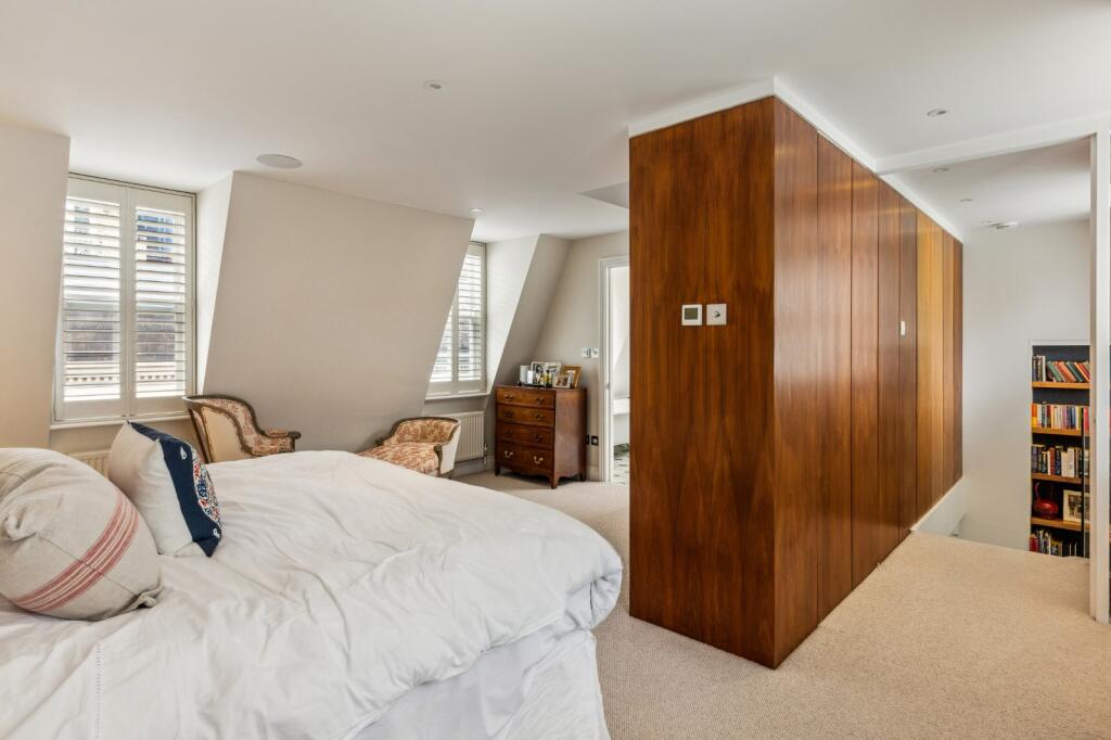 3 bedroom mews property for rent