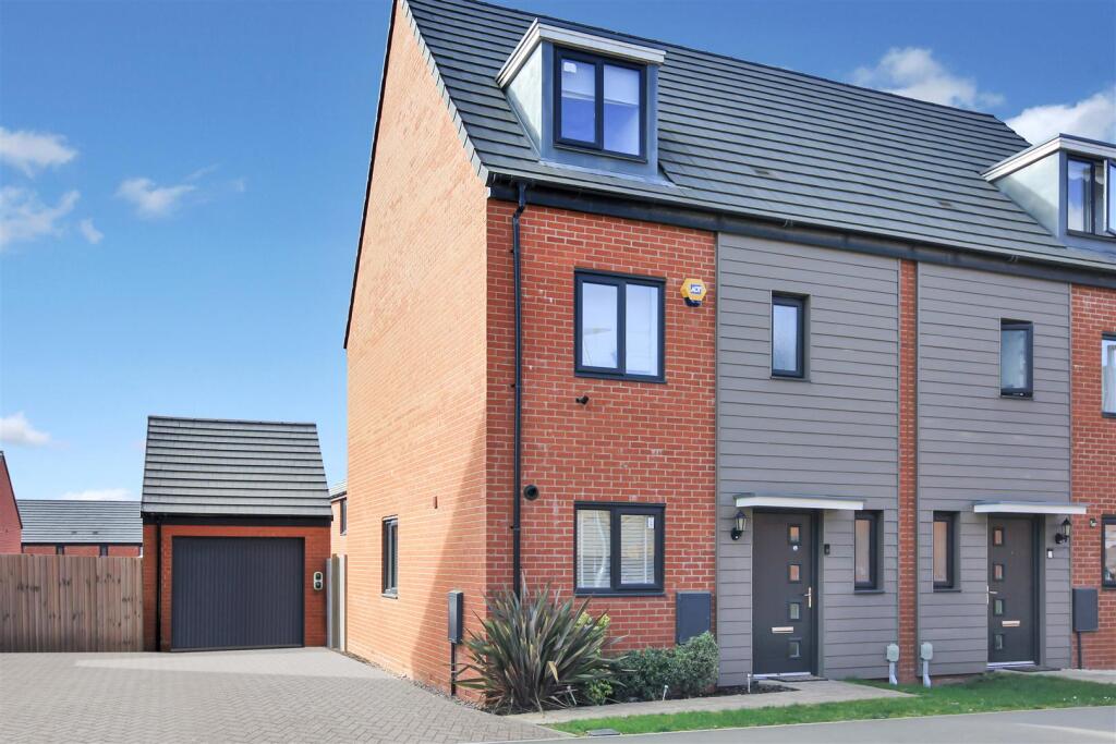 Main image of property: Fitzhugh Rise, Wellingborough