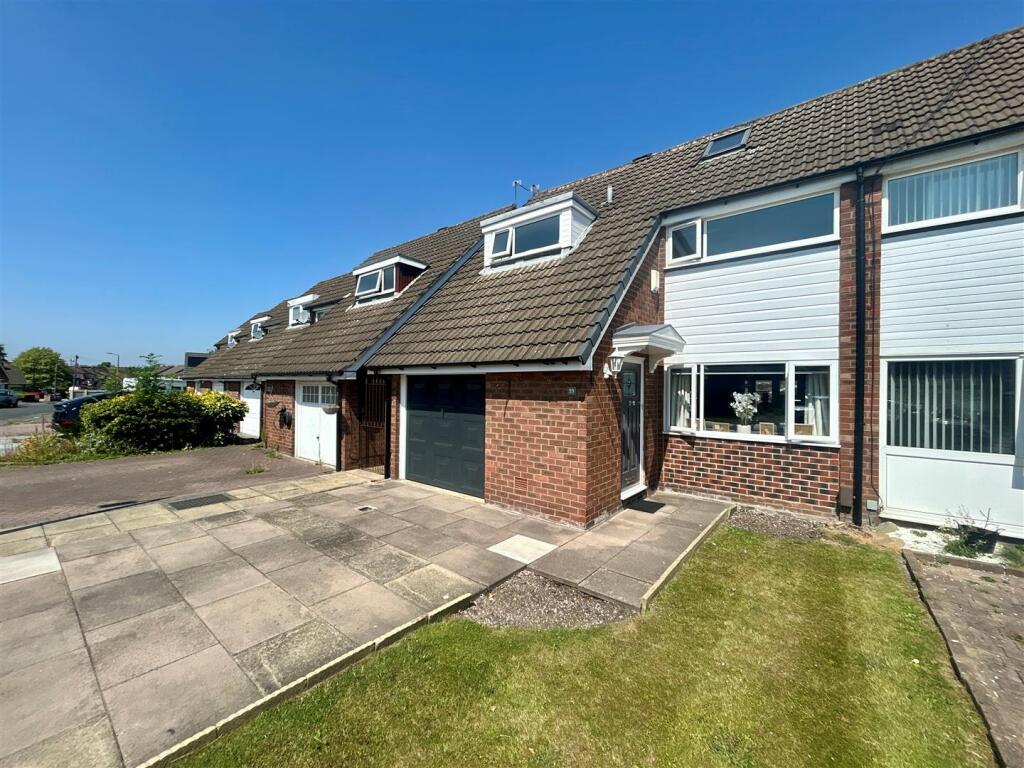 3-bed house on Eastleigh Road, Heald Green, £360,000