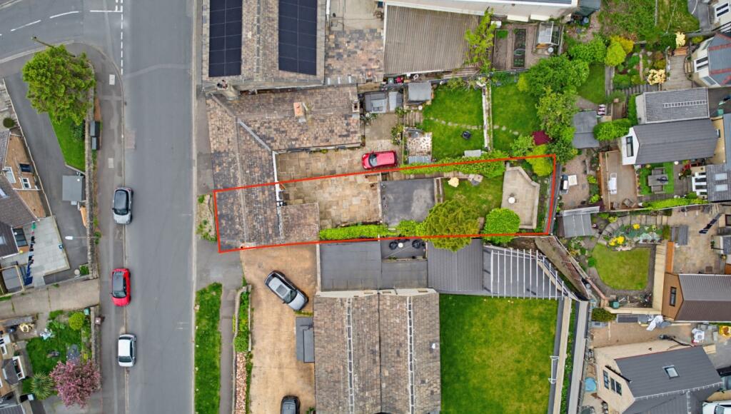 28 Tanyard Road, Oakes, Huddersfield - View 2