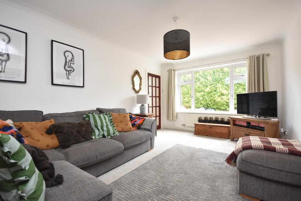 20 Knowbury Avenue, Penarth, CF64 5RX photo 4