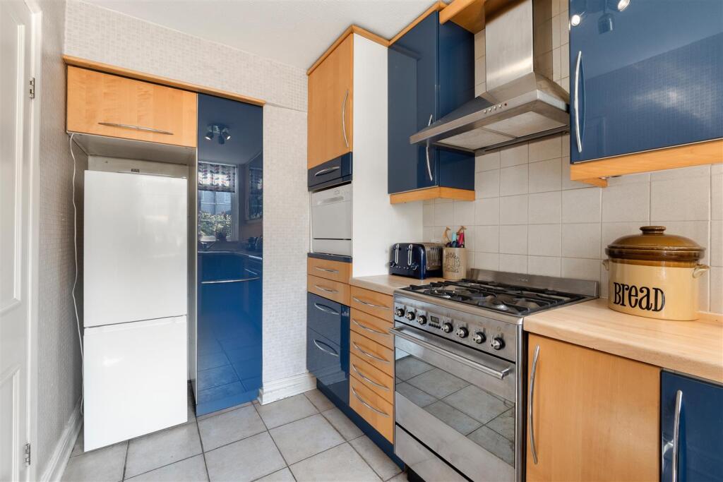 House in Sutton, Carshalton Beeches - View 5