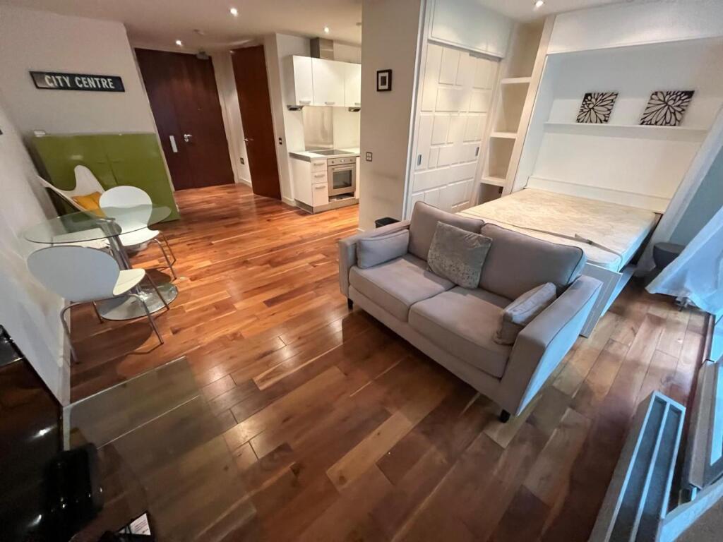 Studio flat for rent
