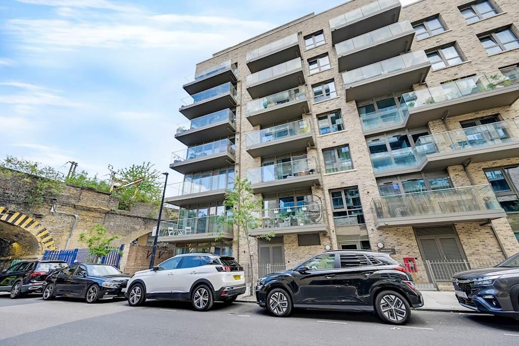 Main image of property: Hemming Street, London, E1