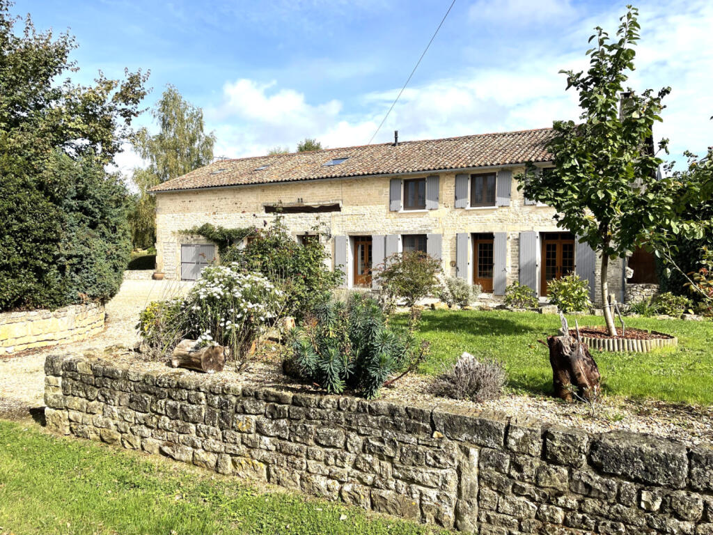 Main image of property: Poitou-Charentes, Deux-Sèvres, Lorigné