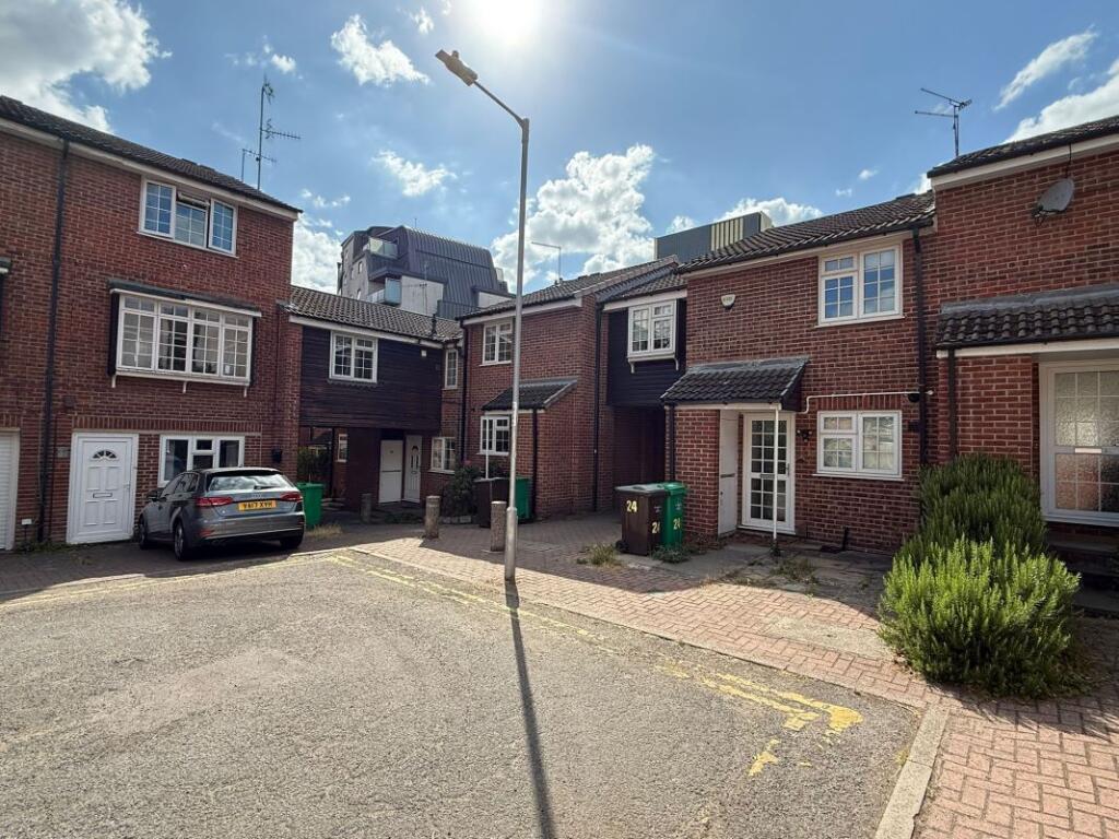 Main image of property: 26 Bluecoat Close, Nottingham, NG1 4DP