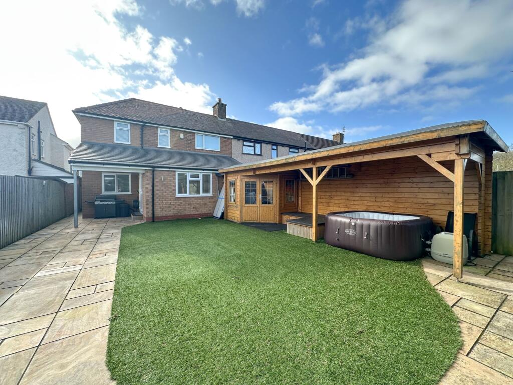 House in Pensby, Liverpool City Region - View 4