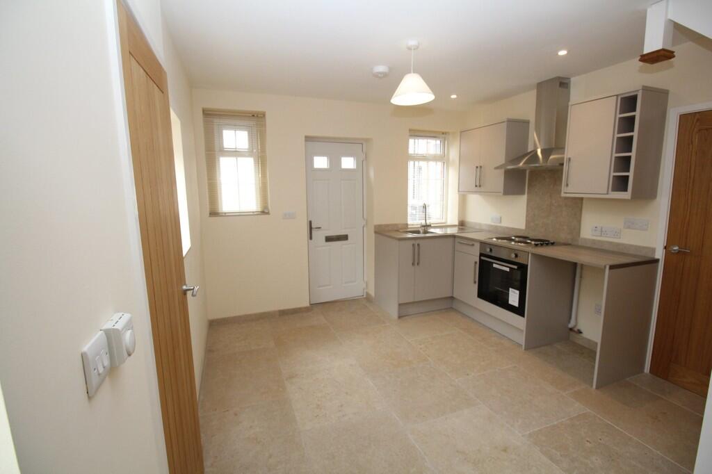 House in Chippenham, Hardenhuish, Sheldon - More