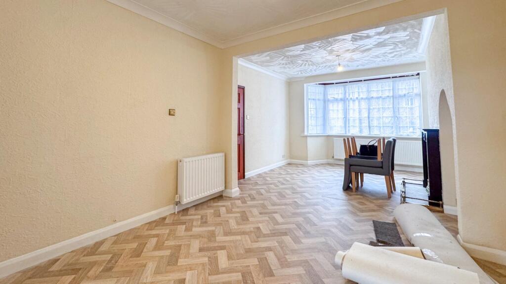 House in Waltham Cross - View 5