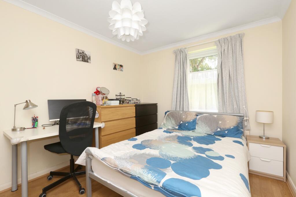 Apartment in London, Elm Village, Kentish Town - More