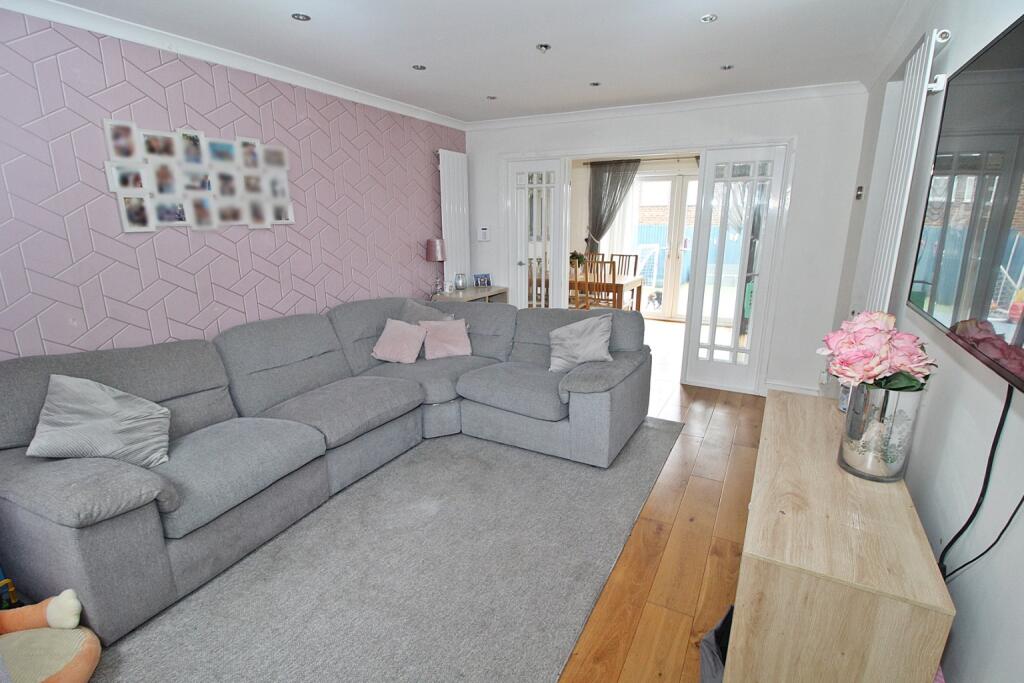 Larkway, Flitwick photo 4