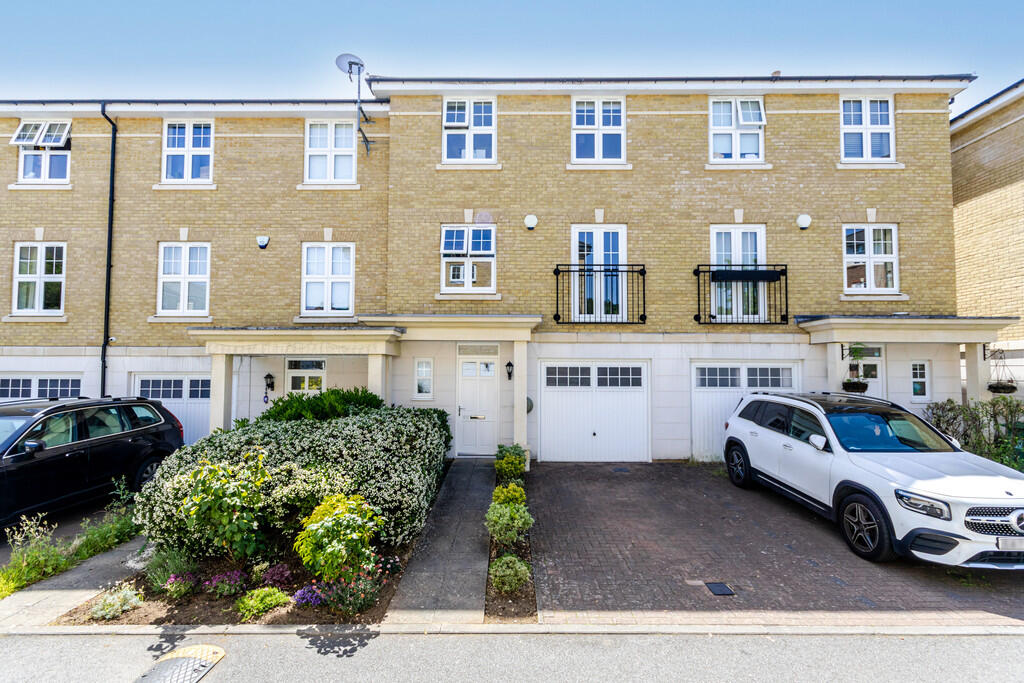 Main image of property: Colnhurst Road