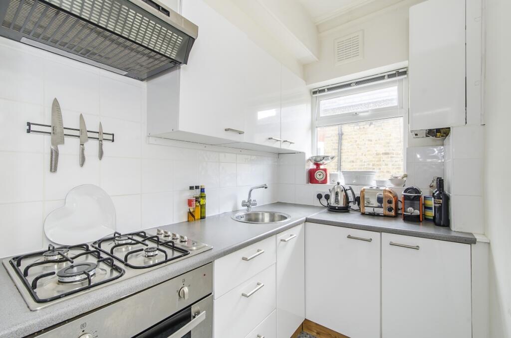 Apartment in London - View 3