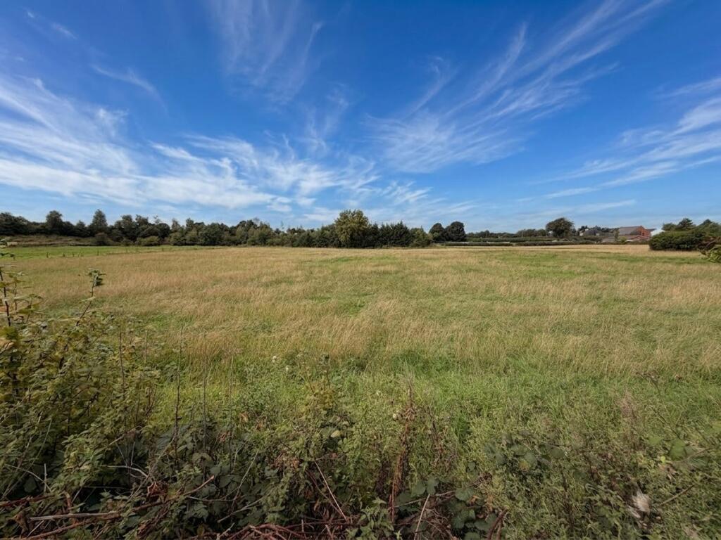 House in Bolton, Hunger Hill, Chew Moor - View 4