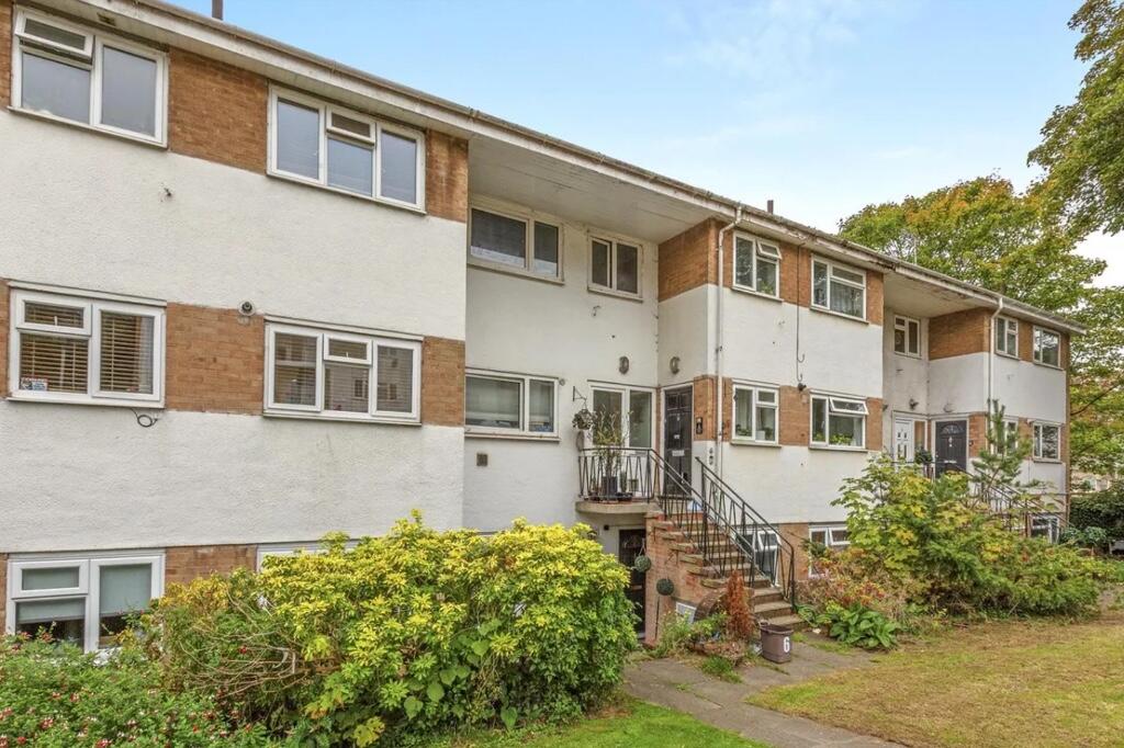 Main image of property: Totteridge Road, High Wycombe, Buckinghamshire, HP13