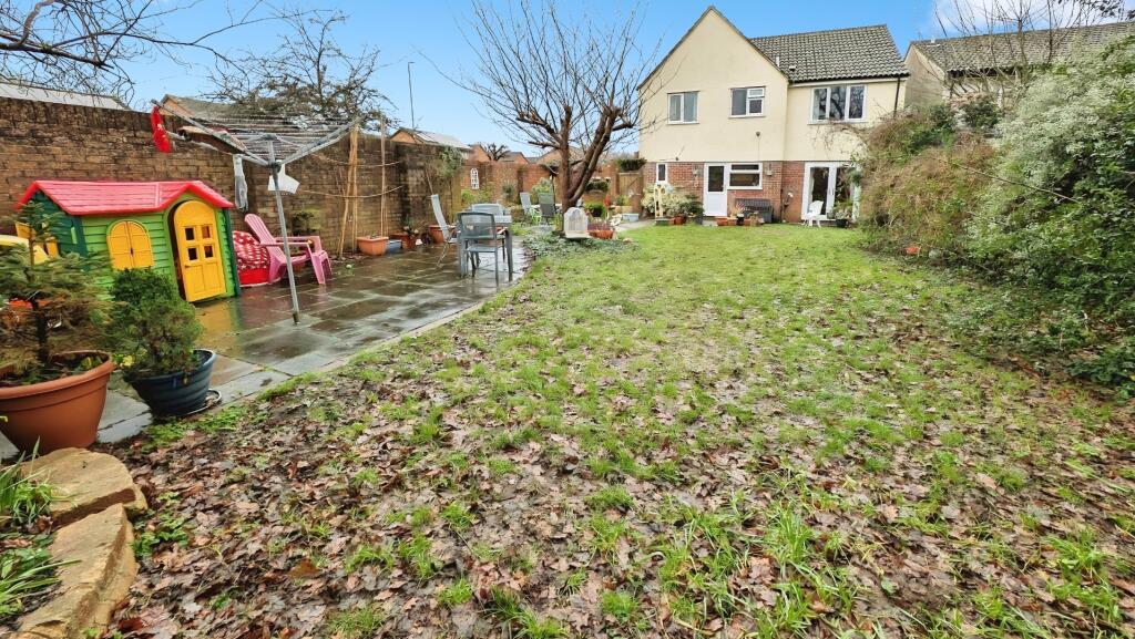 Ash Close, Yate, Gloucestershire photo 2