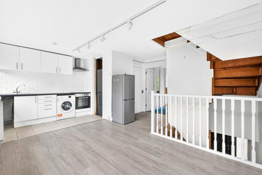 Apartment in London - More