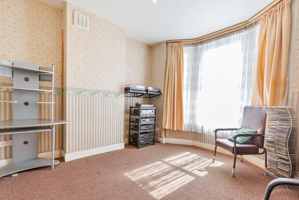 House in London - View 5